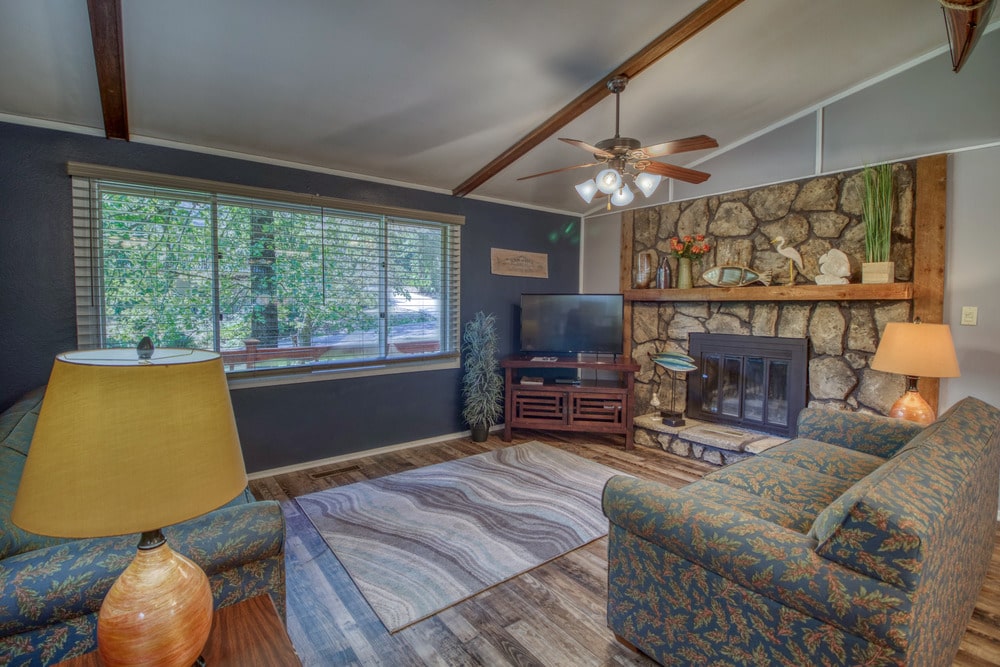 Cabin 15 Gallery 7-min